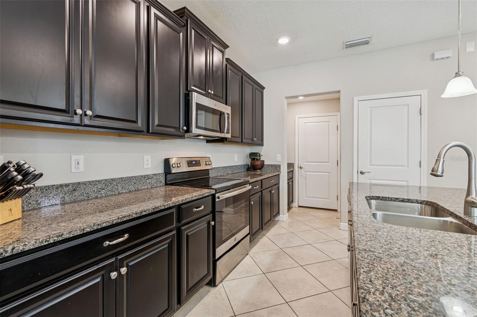 Image 5 of 40 For 6867 Citrus Creek Lane