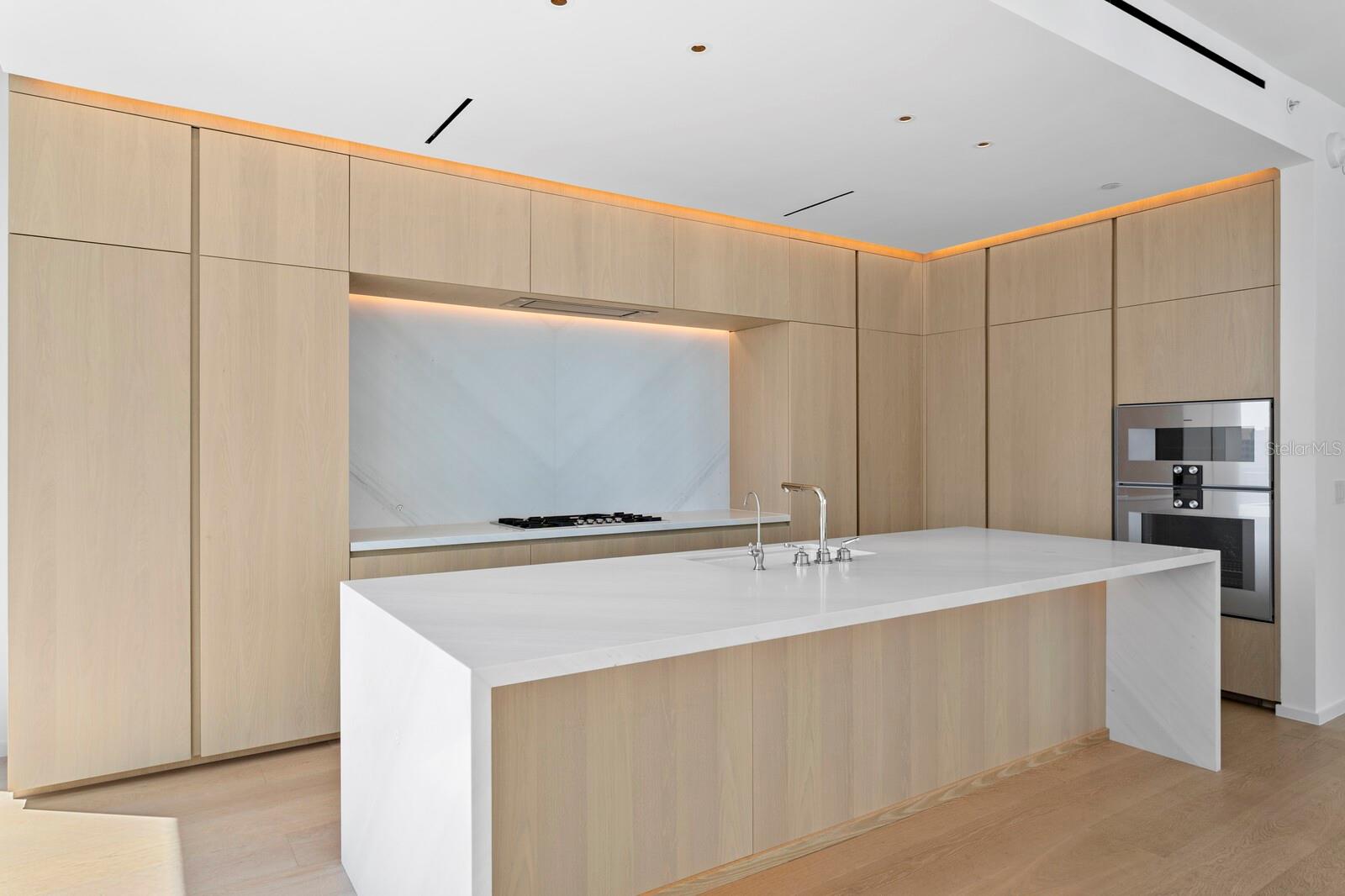 Listing photo id 8 for 1000 Water Street 1502