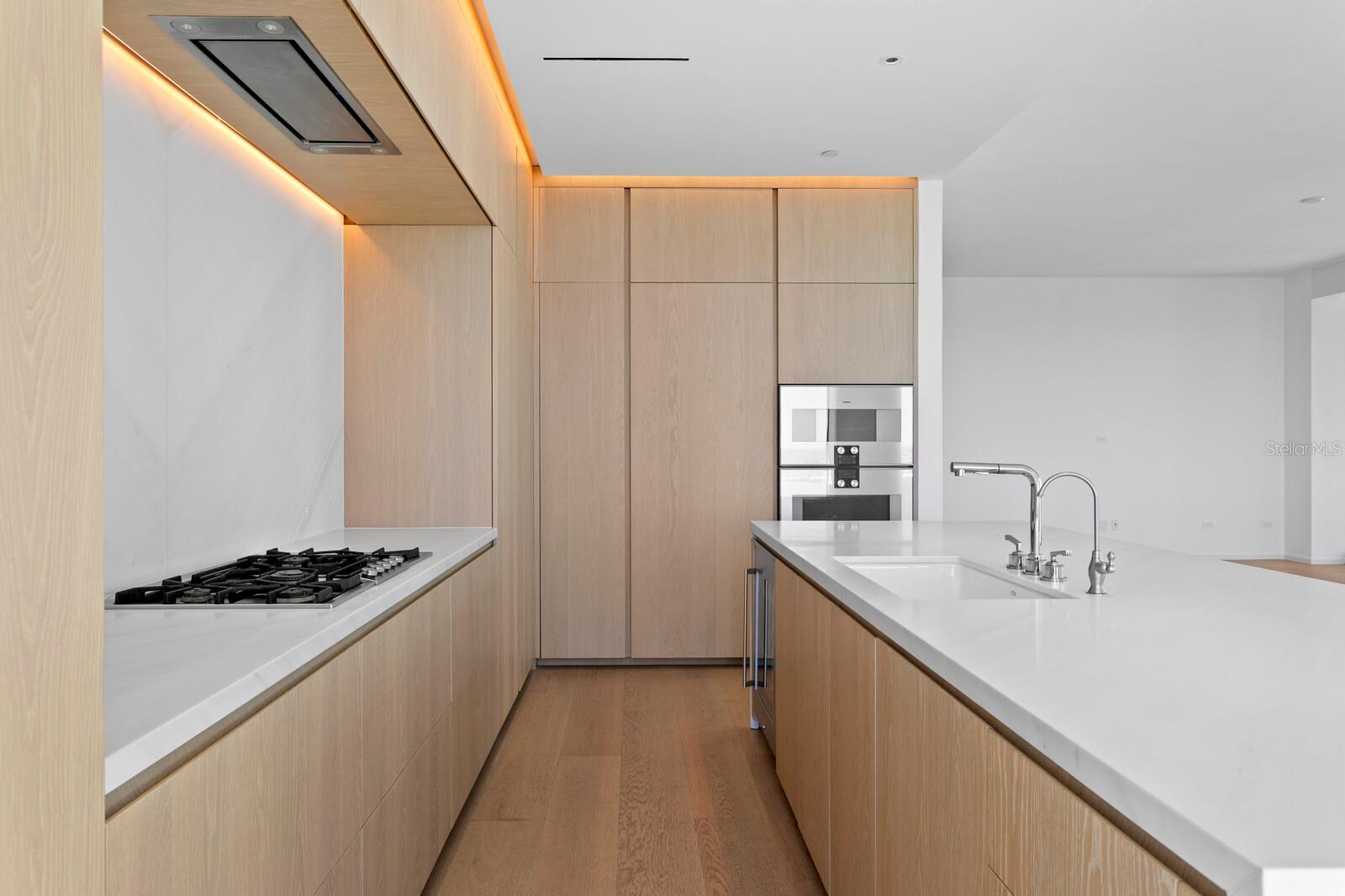 Listing photo id 9 for 1000 Water Street 1502