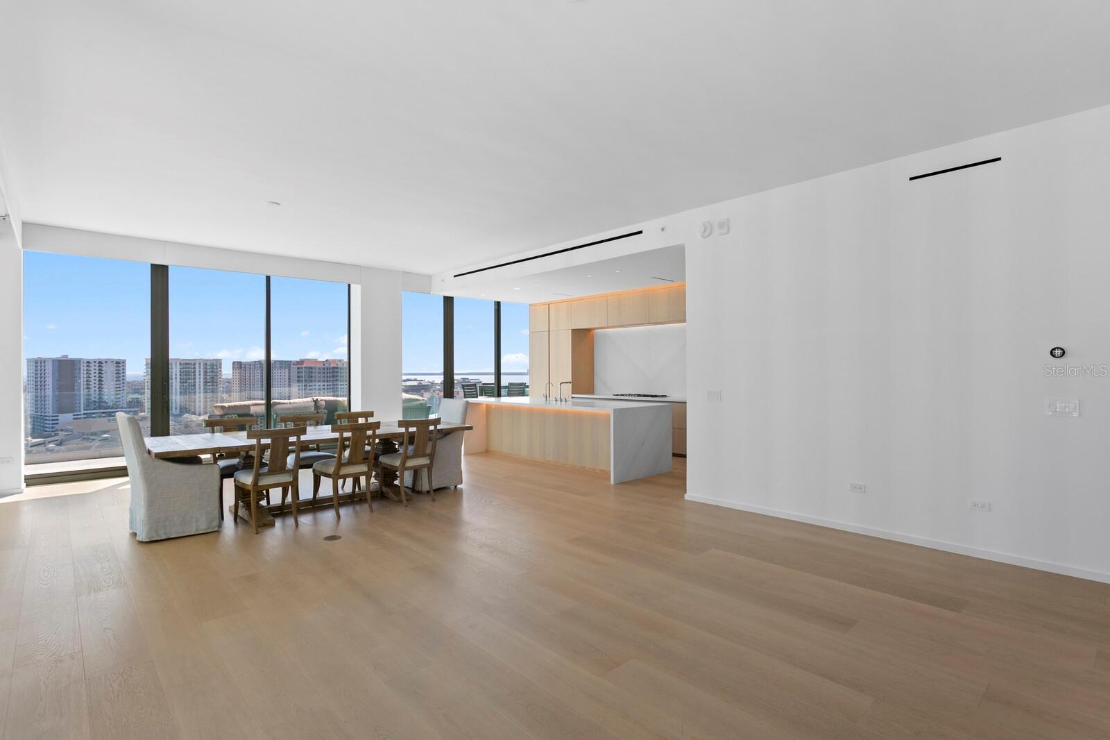 Listing photo id 15 for 1000 Water Street 1502