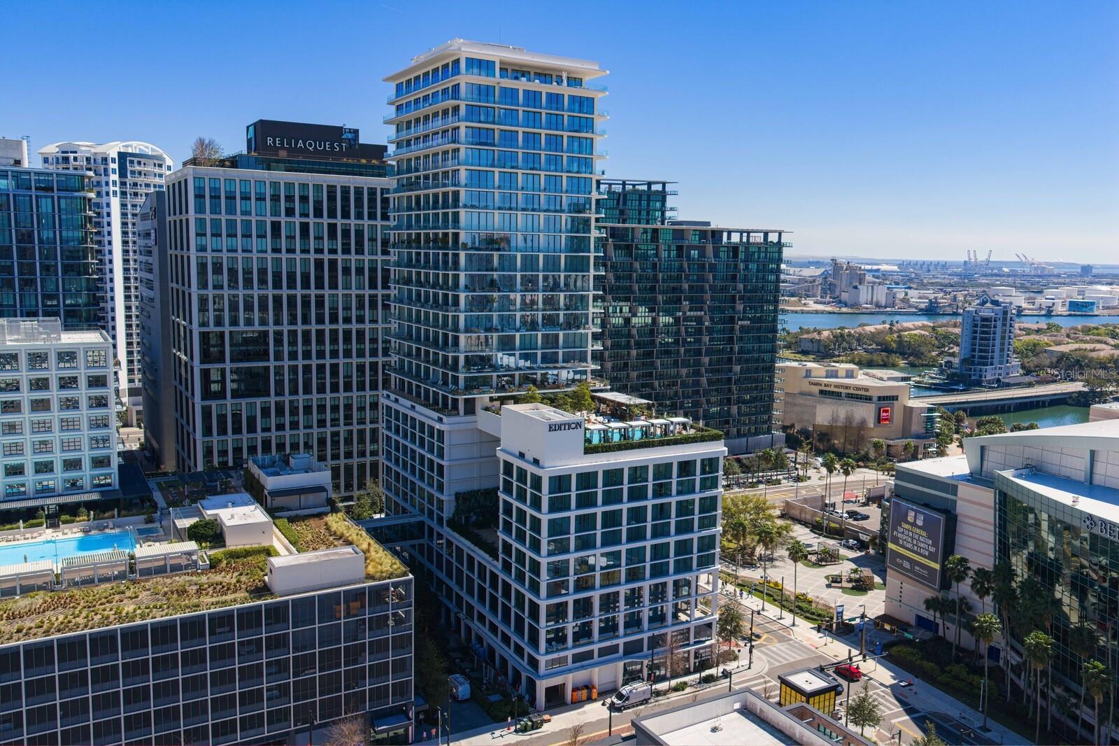 Listing photo id 0 for 1000 Water Street 1502