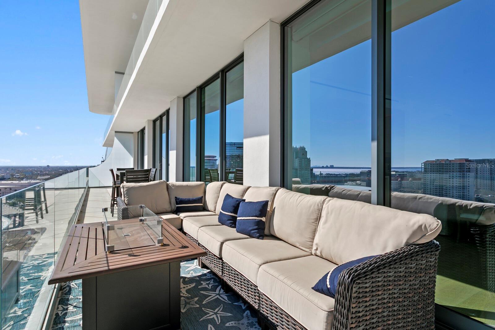 Listing photo id 18 for 1000 Water Street 1502