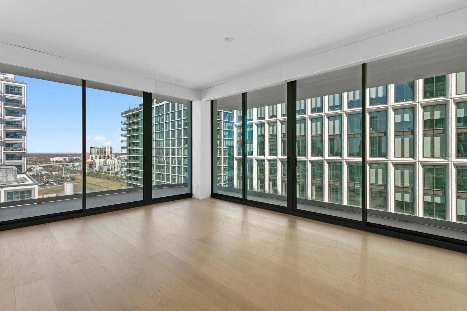 Listing photo id 26 for 1000 Water Street 1502