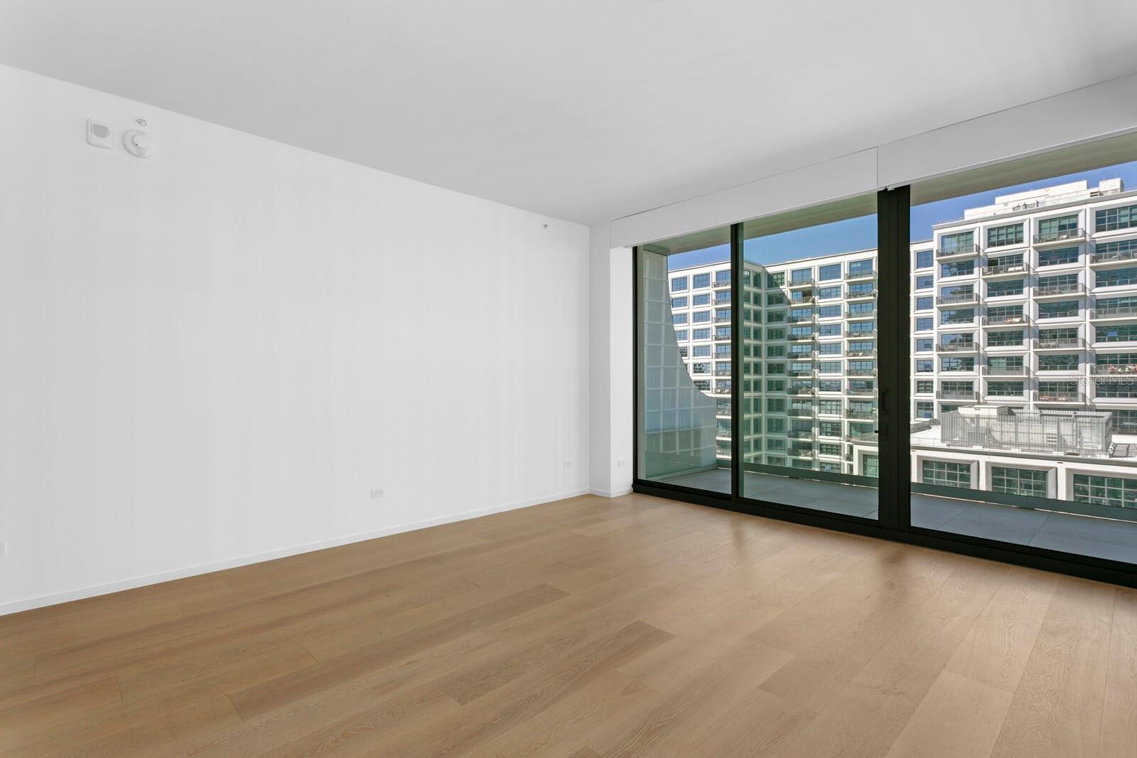 Listing photo id 28 for 1000 Water Street 1502