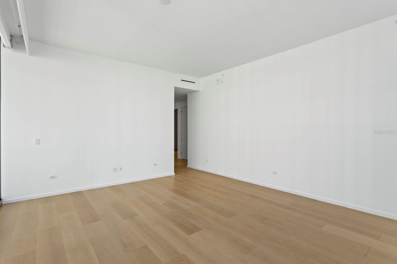 Listing photo id 29 for 1000 Water Street 1502