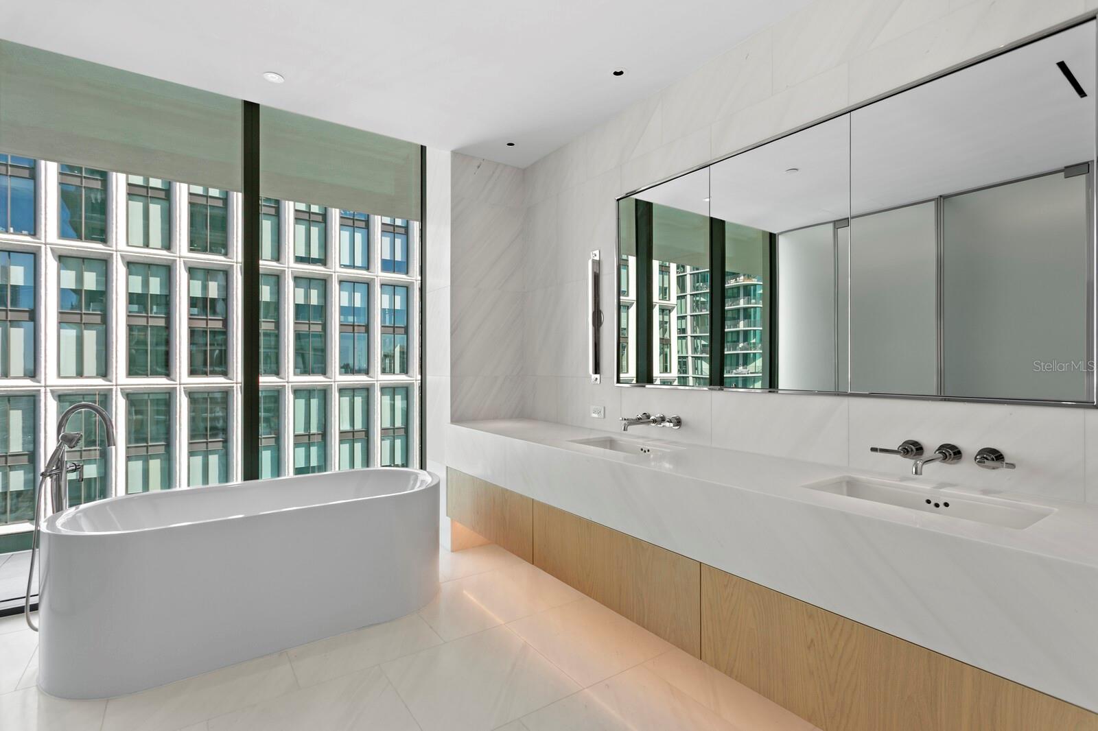 Listing photo id 31 for 1000 Water Street 1502