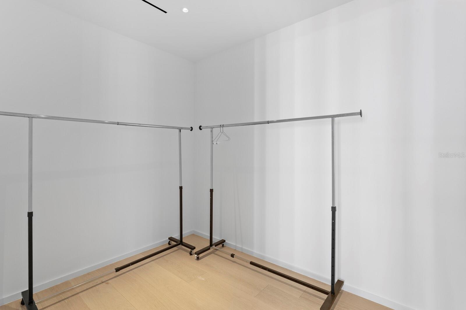 Listing photo id 34 for 1000 Water Street 1502