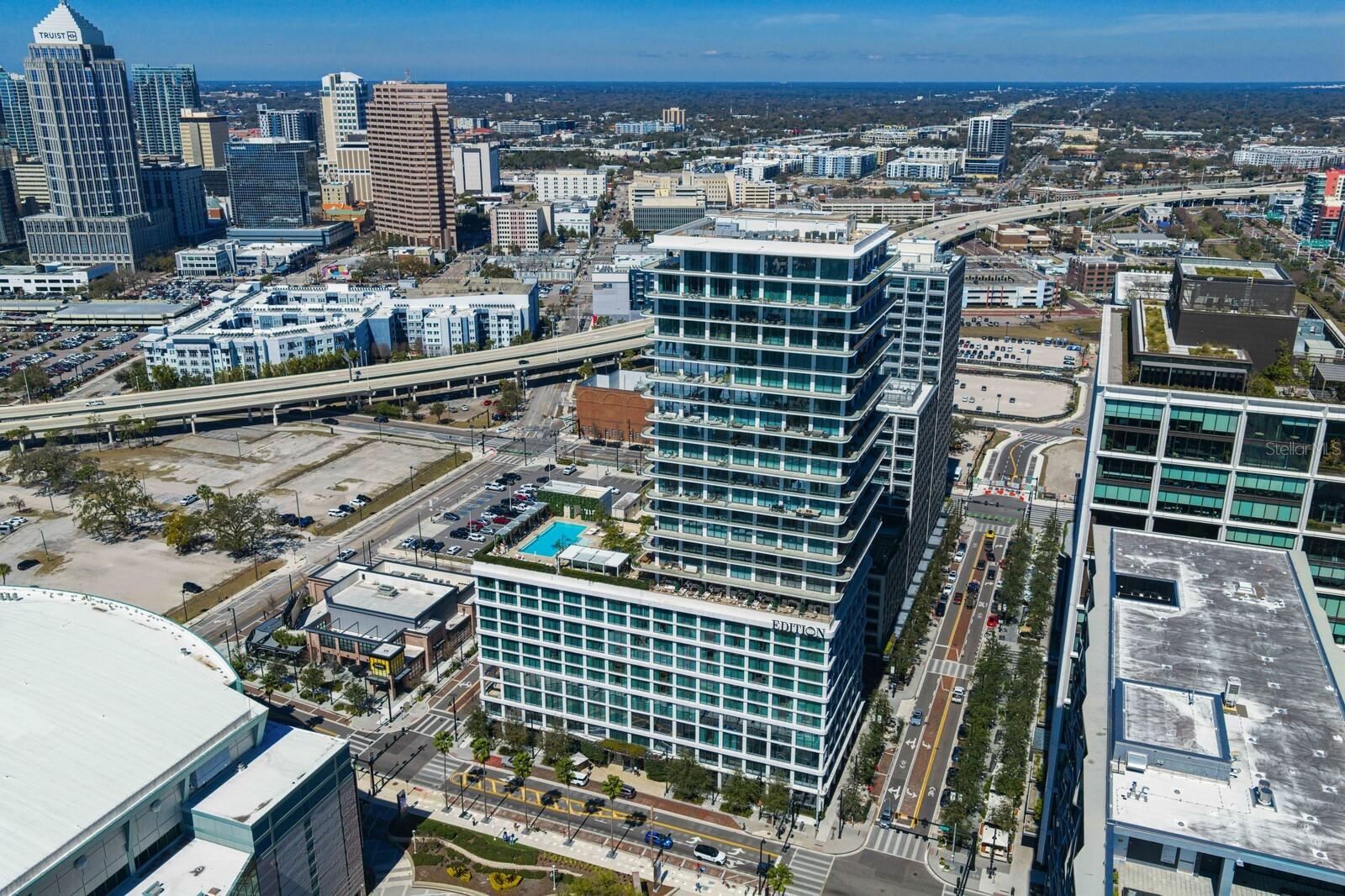 Listing photo id 51 for 1000 Water Street 1502