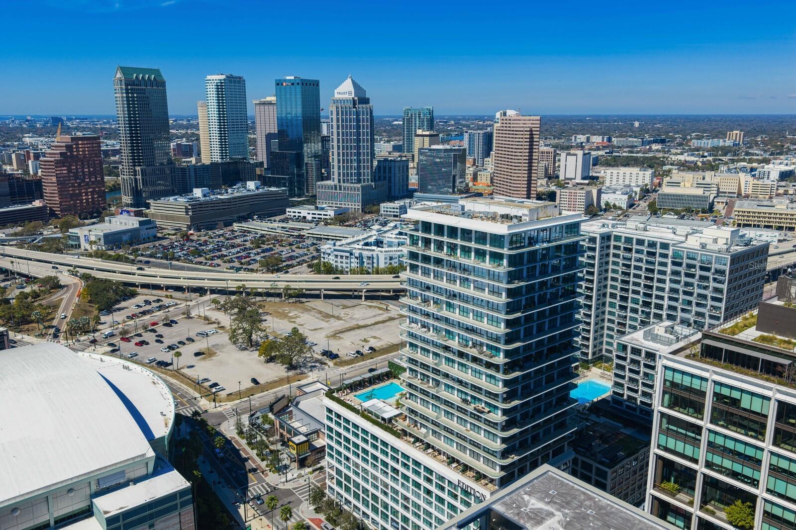 Listing photo id 52 for 1000 Water Street 1502