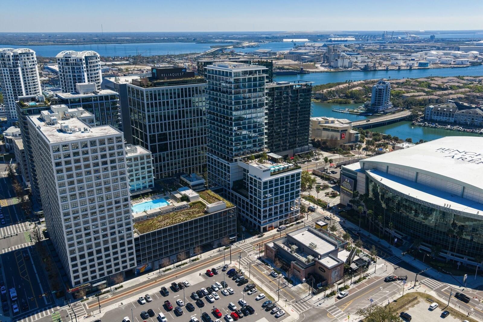 Listing photo id 54 for 1000 Water Street 1502