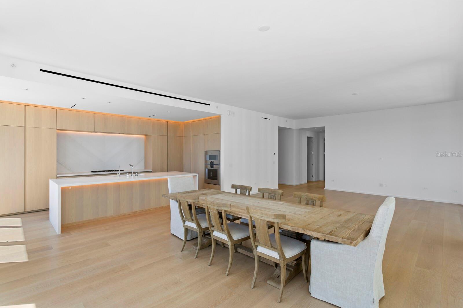 Listing photo id 4 for 1000 Water Street 1502