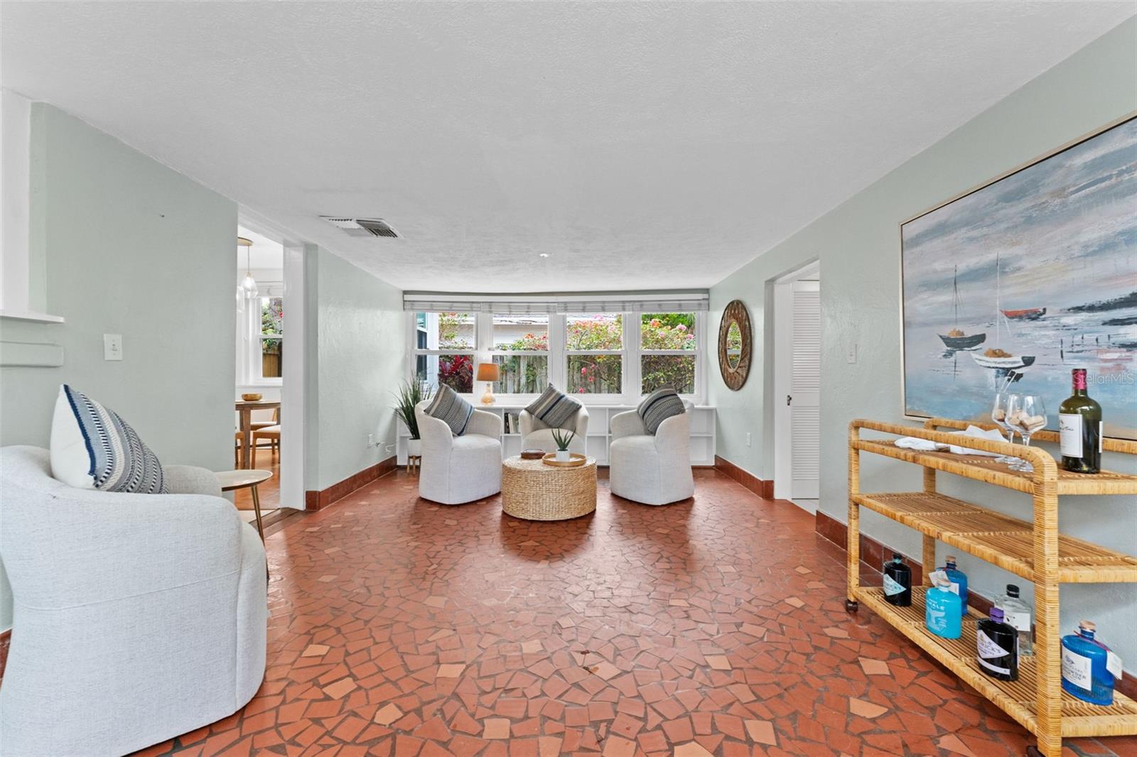 Listing photo id 13 for 250 Aberdeen Street