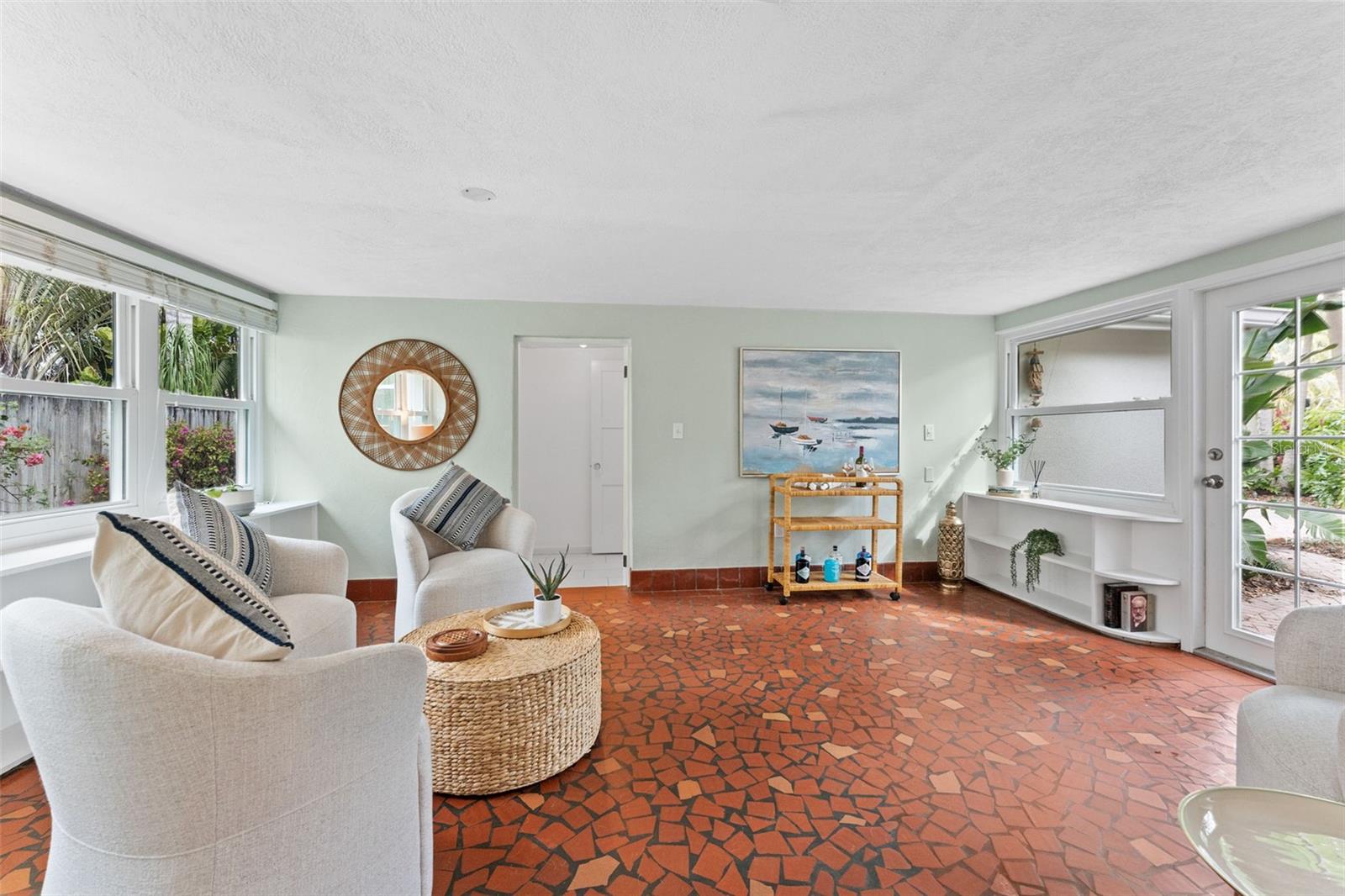 Listing photo id 15 for 250 Aberdeen Street