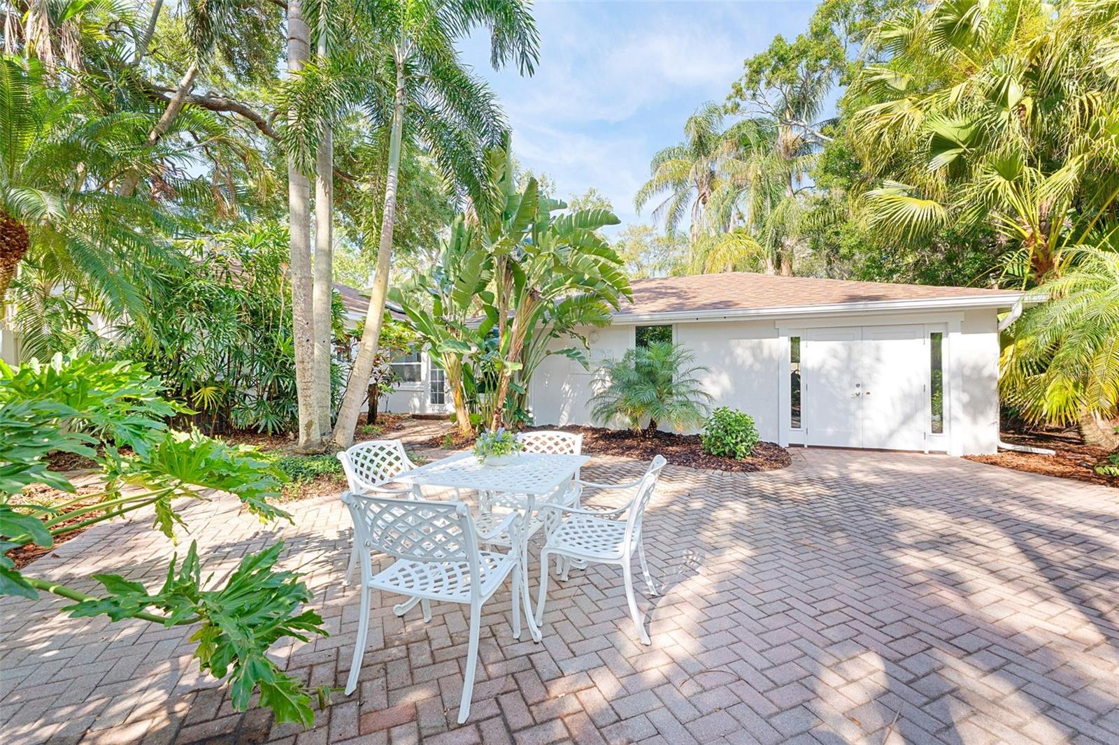 Listing photo id 25 for 250 Aberdeen Street