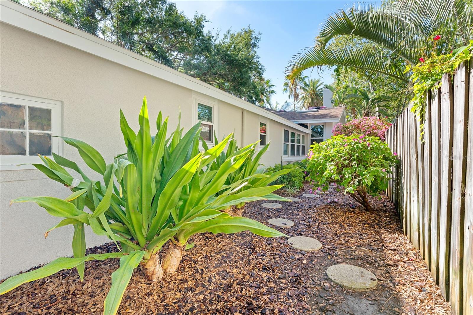 Listing photo id 28 for 250 Aberdeen Street