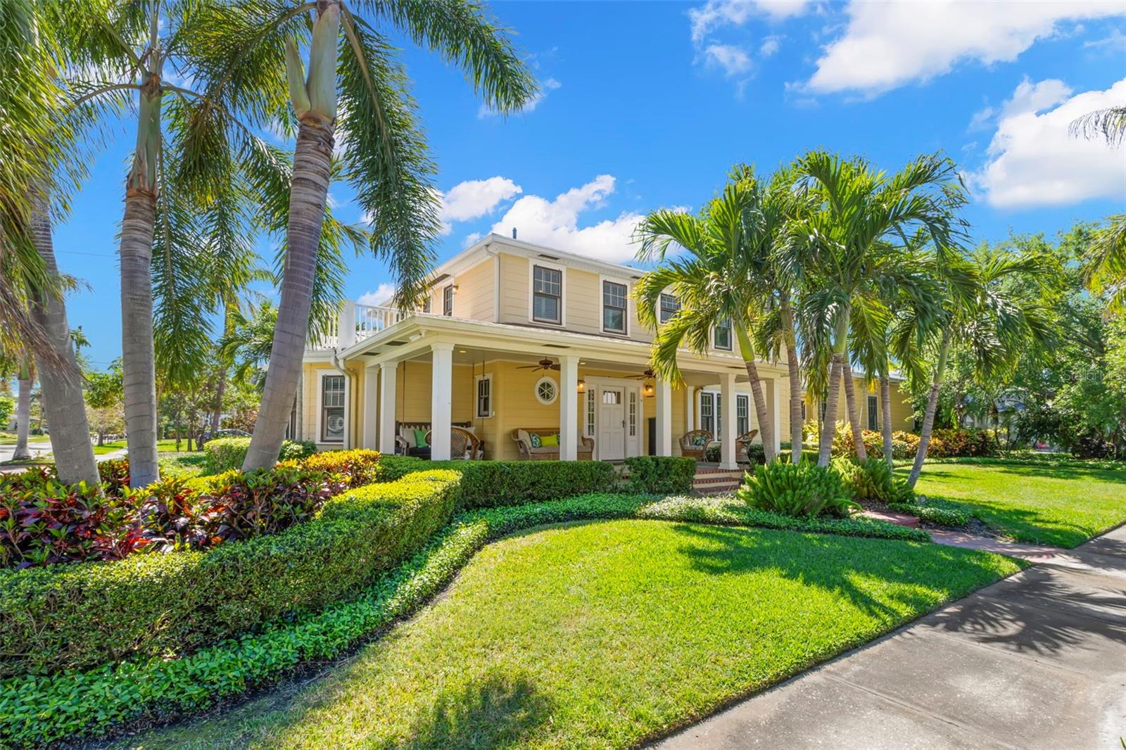 Details for 556 21st Avenue Ne, ST PETERSBURG, FL 33704