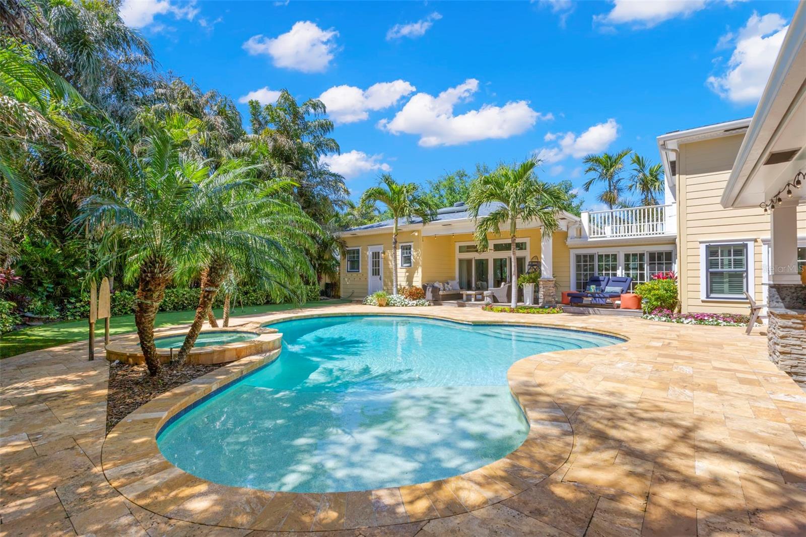 Image 2 of 100 For 556 21st Avenue Ne