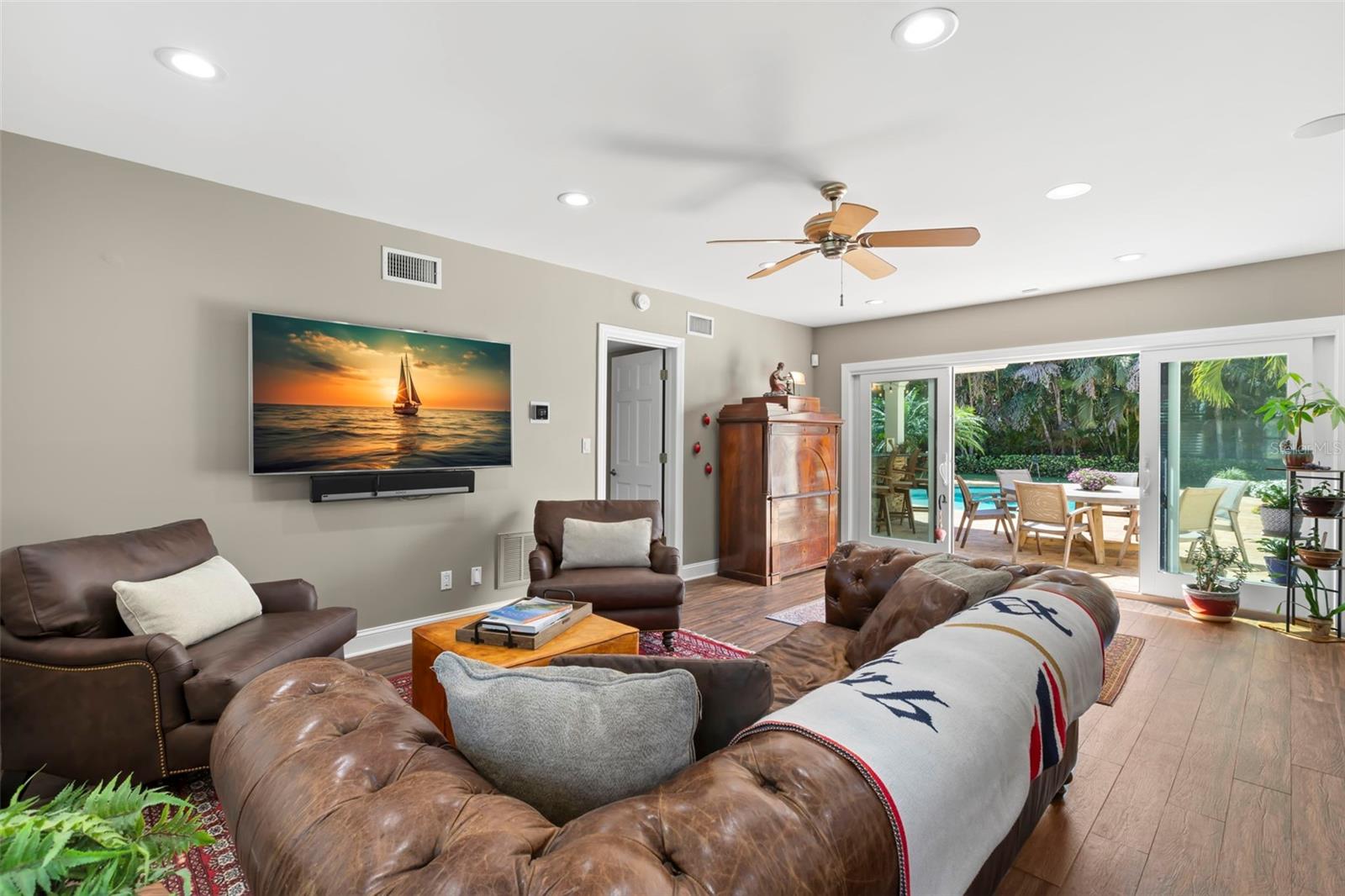 Image 22 of 100 For 556 21st Avenue Ne