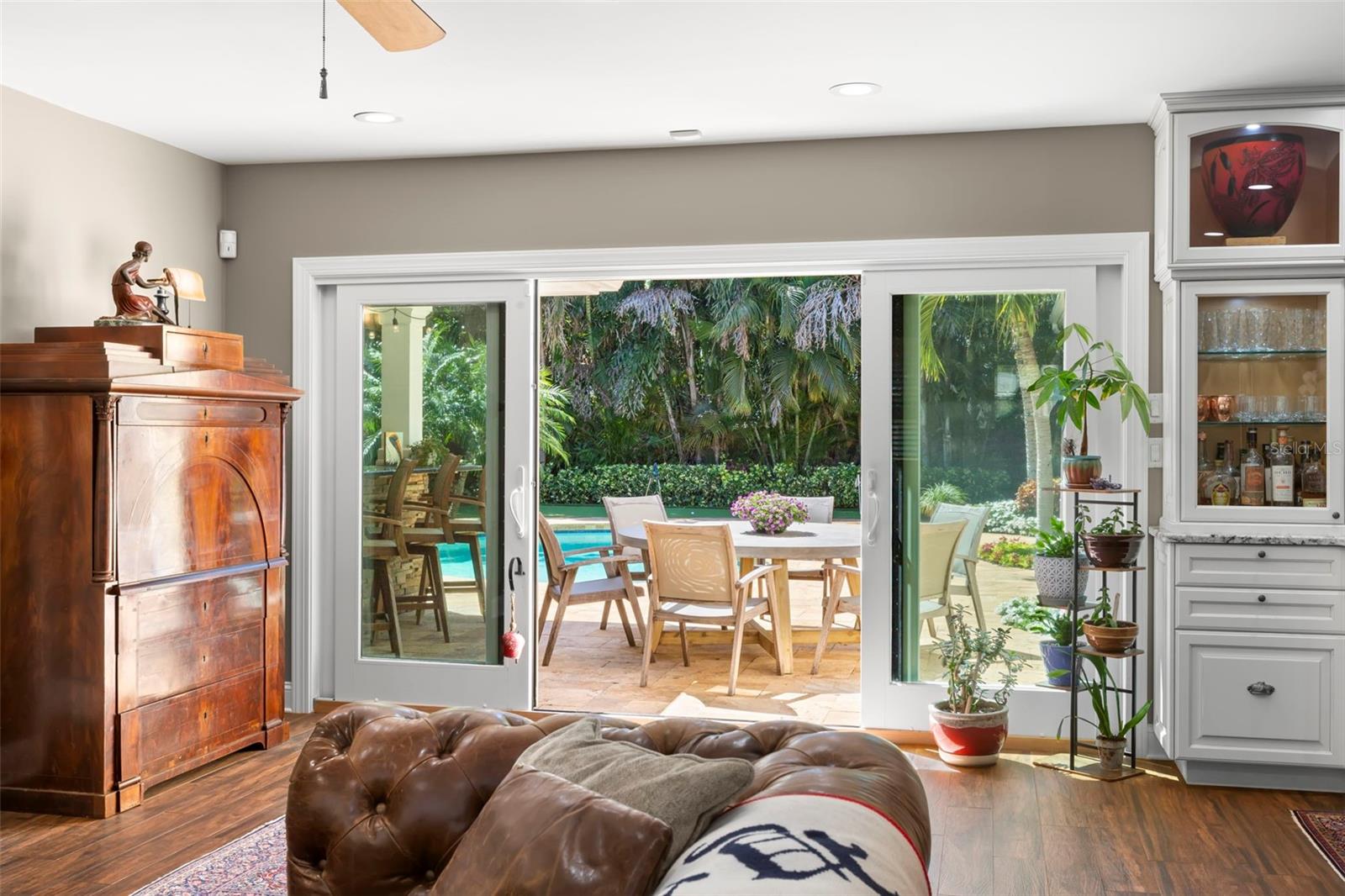 Image 24 of 100 For 556 21st Avenue Ne