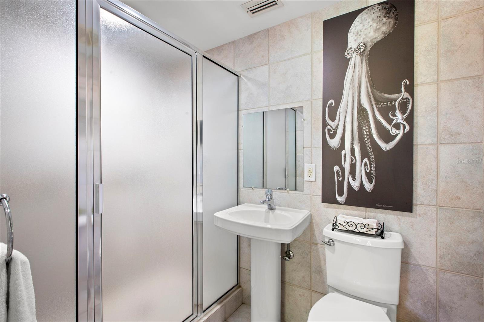 Image 25 of 100 For 556 21st Avenue Ne