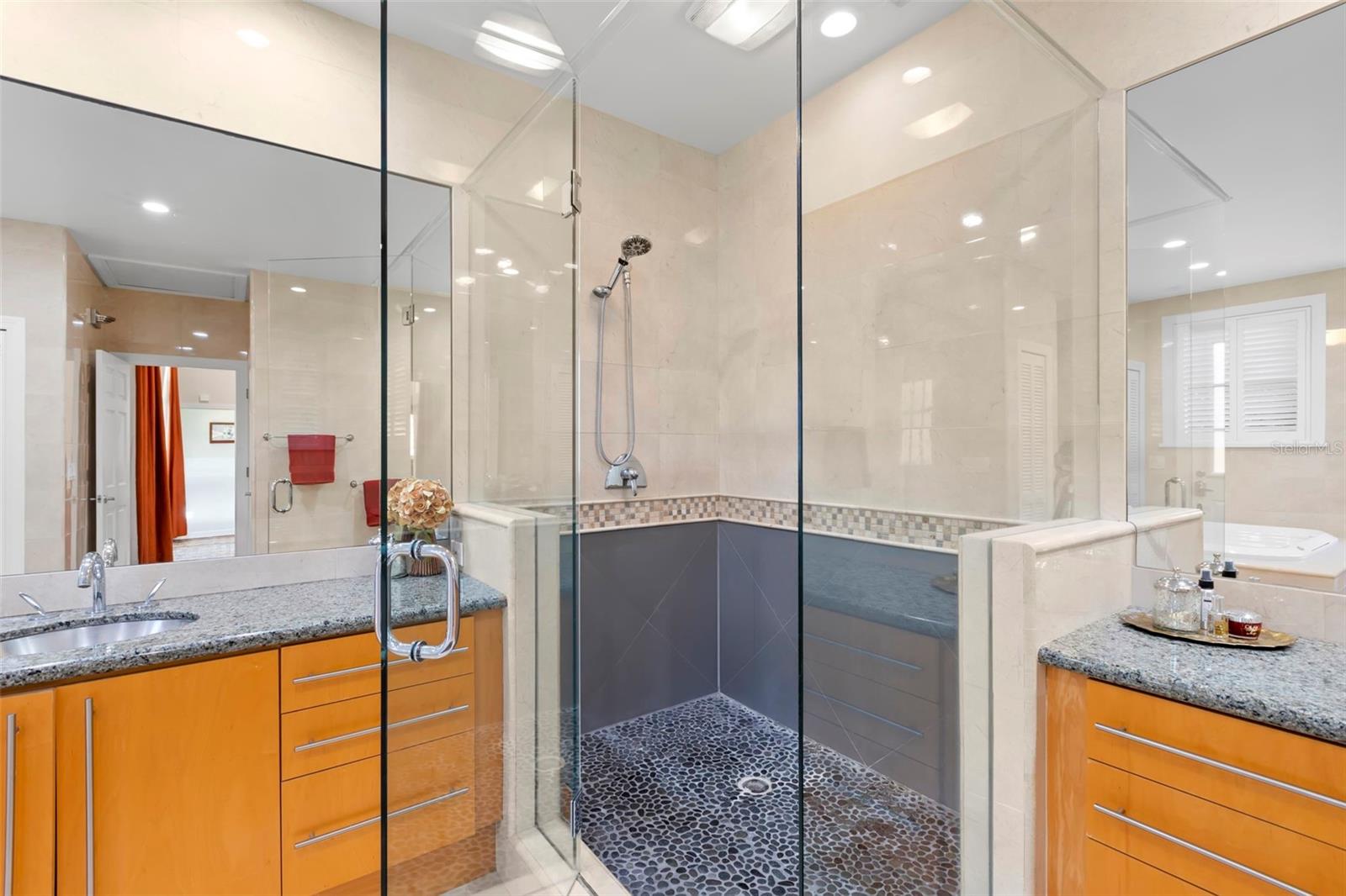 Image 31 of 100 For 556 21st Avenue Ne