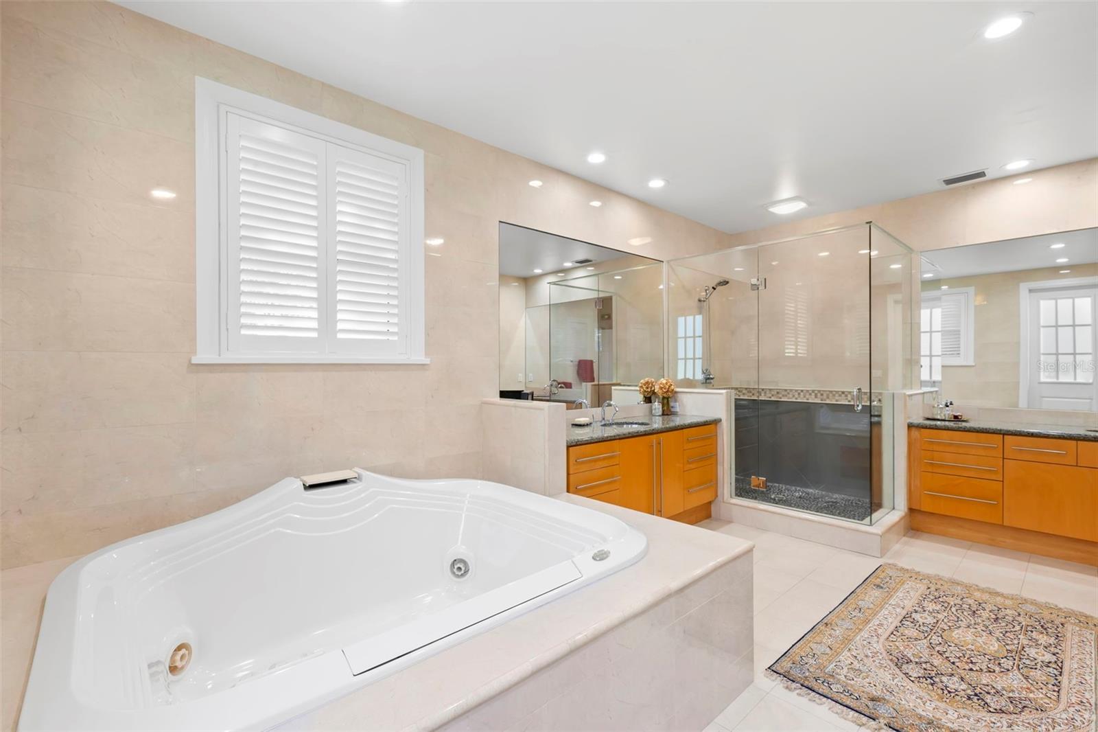 Image 32 of 100 For 556 21st Avenue Ne