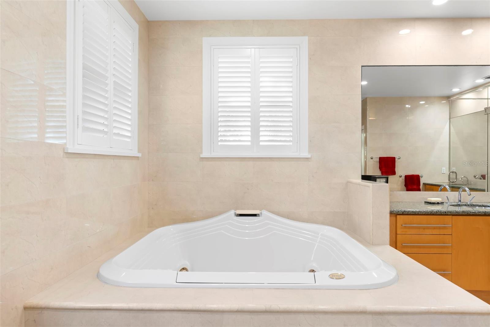 Image 33 of 100 For 556 21st Avenue Ne