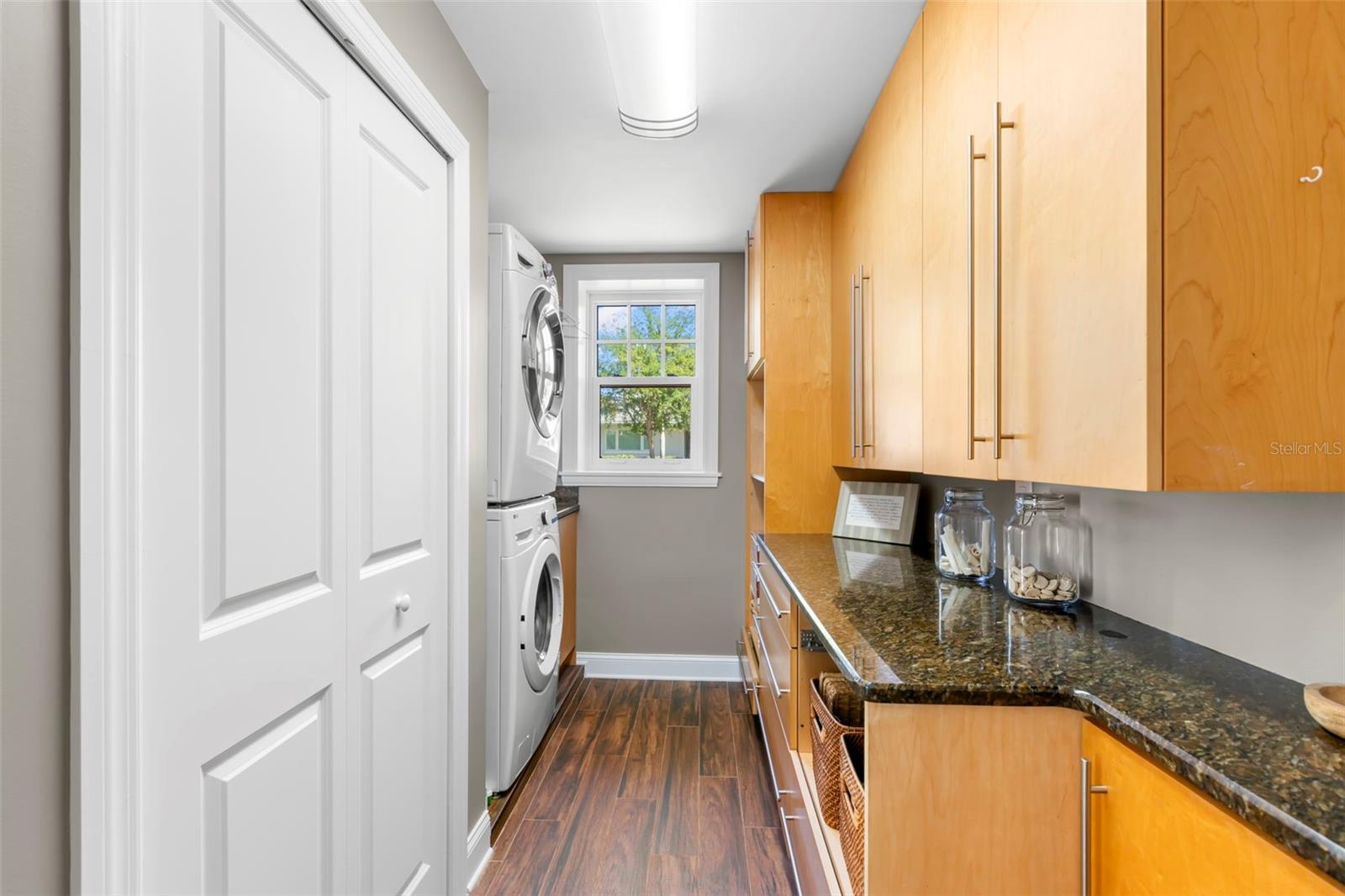 Image 40 of 100 For 556 21st Avenue Ne