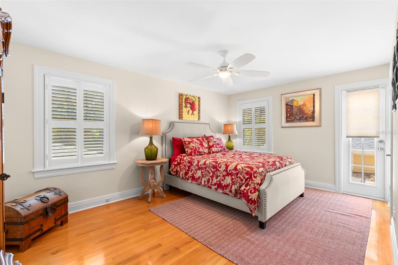 Image 49 of 100 For 556 21st Avenue Ne