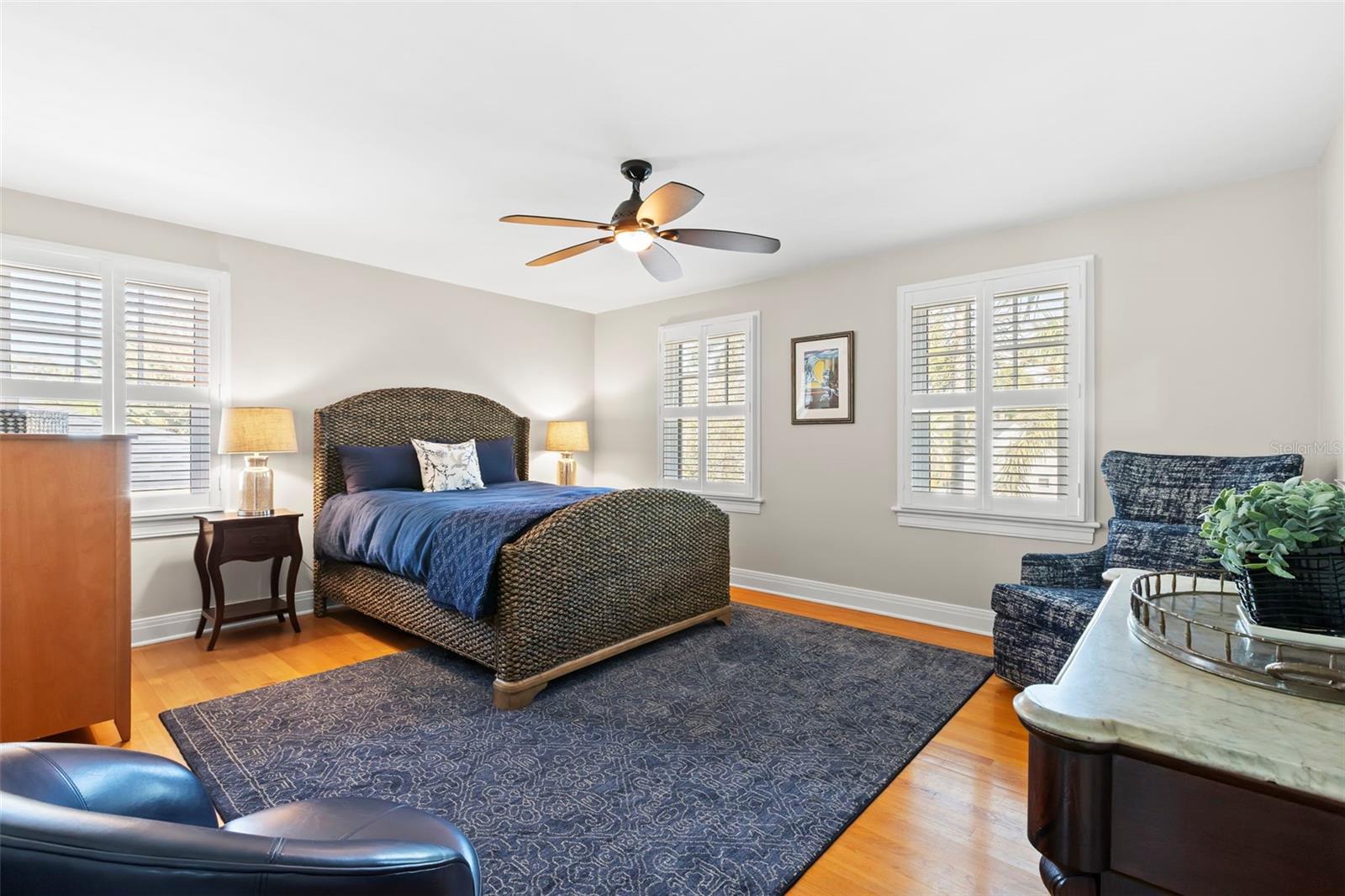 Image 51 of 100 For 556 21st Avenue Ne