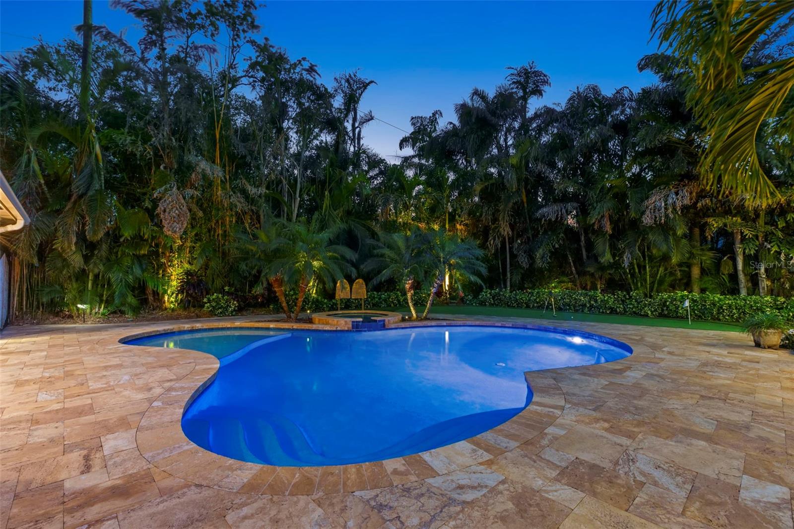 Image 90 of 100 For 556 21st Avenue Ne