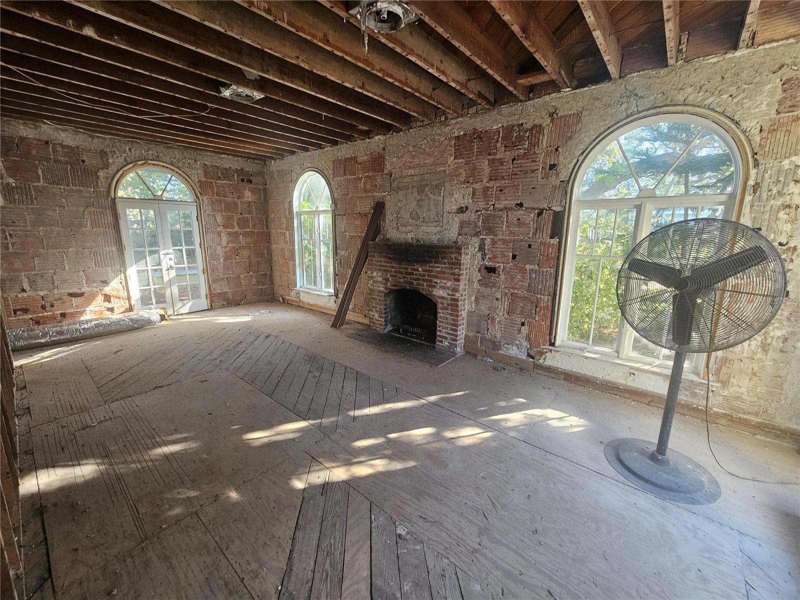 Image 5 of 11 For 4503 North B Street