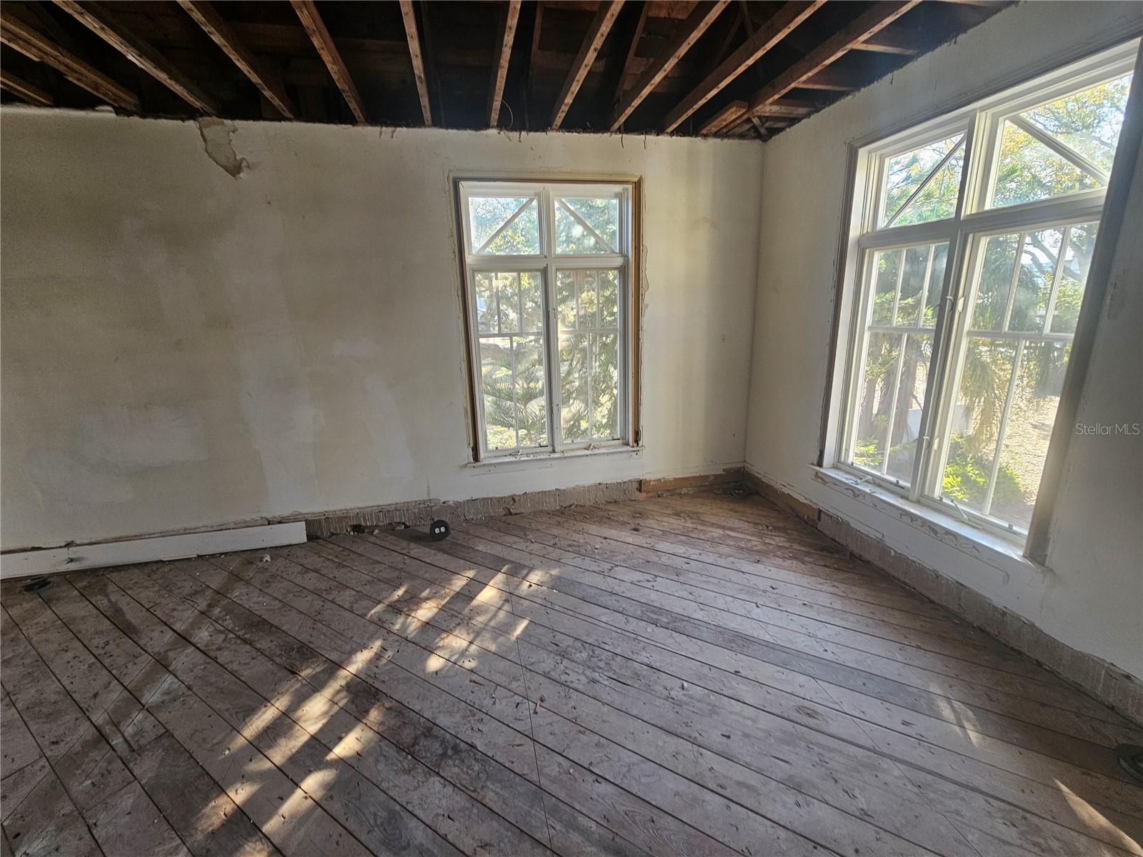 Image 6 of 11 For 4503 North B Street