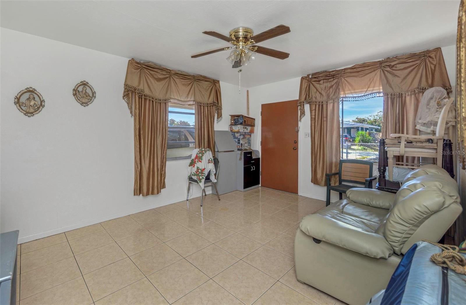 Image 9 of 43 For 3117 Leroy Street