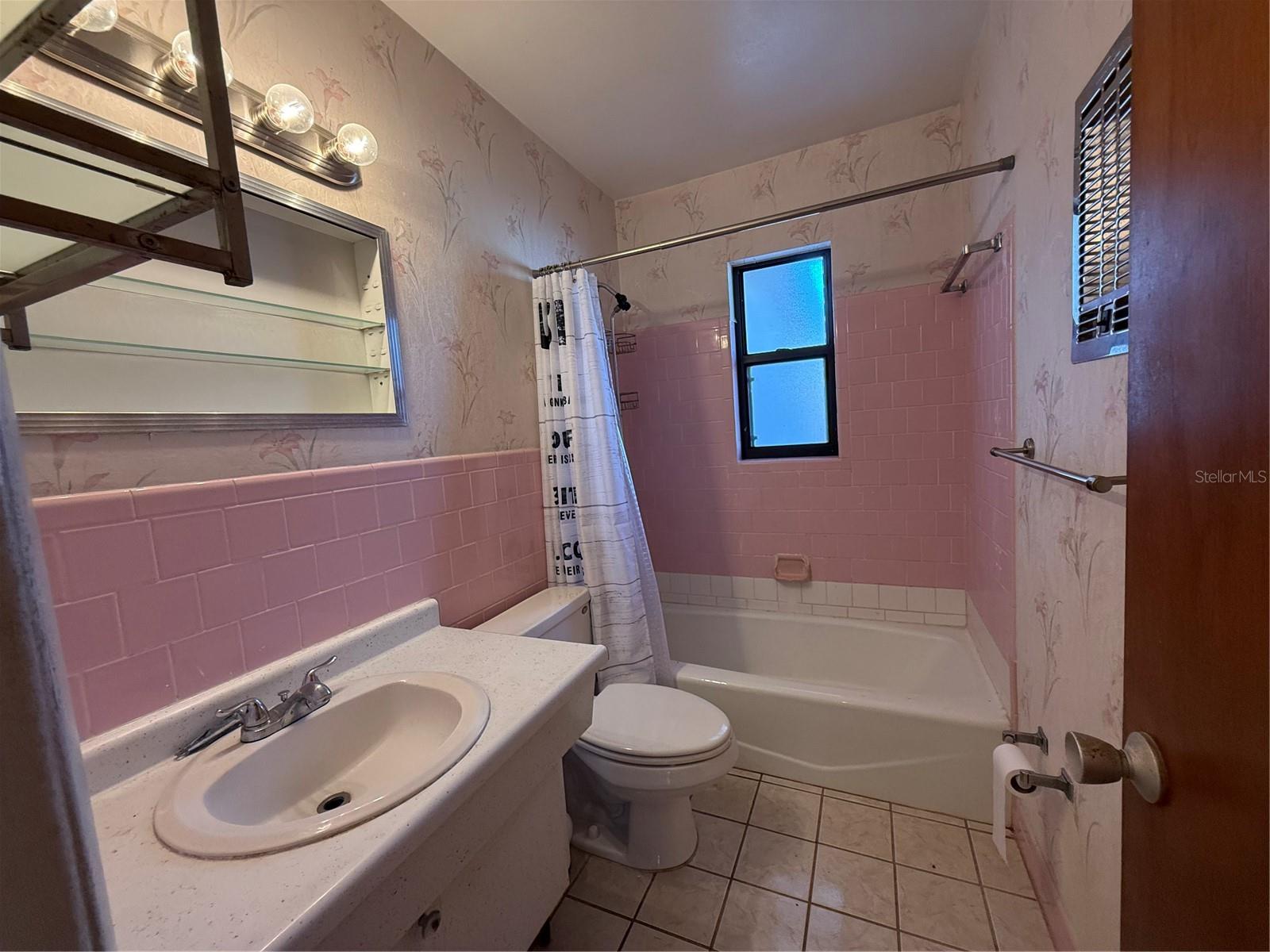 Image 9 of 13 For 186 Midwest Parkway