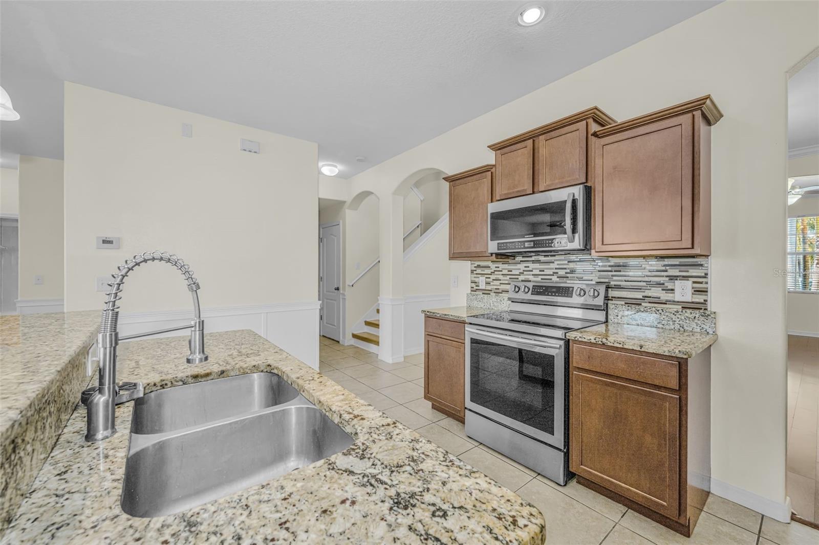 Listing photo id 12 for 521 Vista Ridge Drive