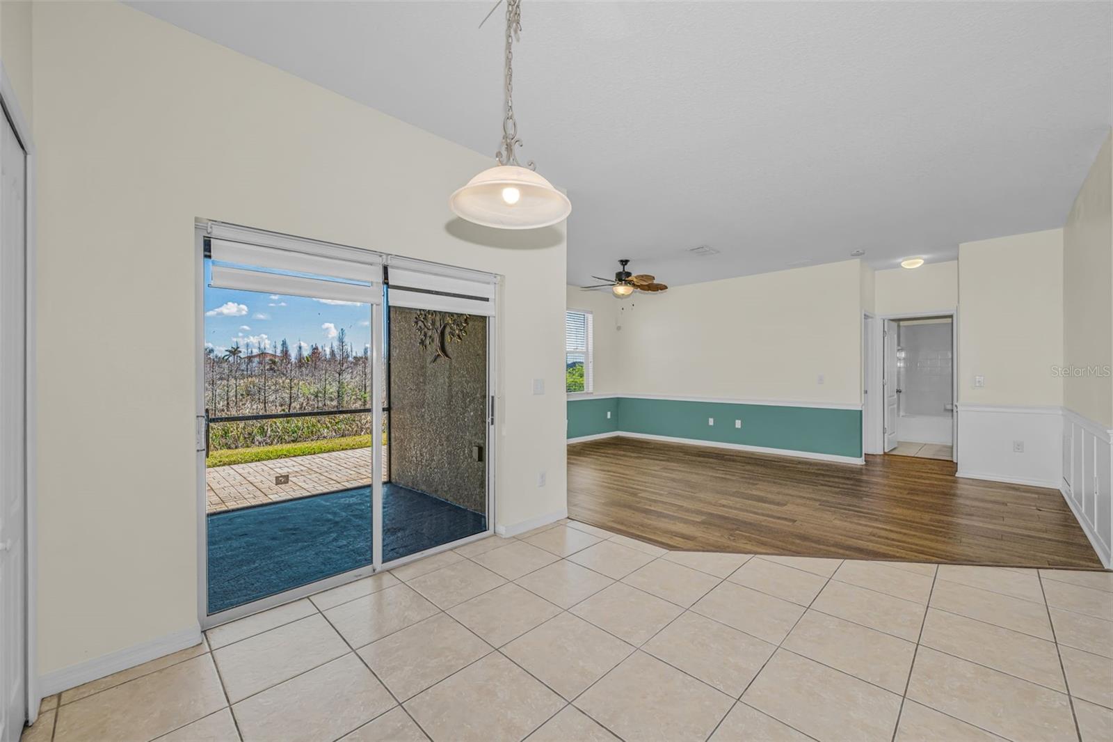 Listing photo id 23 for 521 Vista Ridge Drive