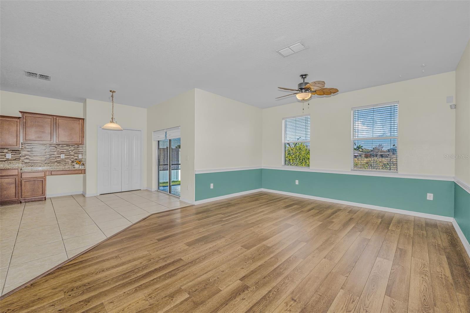 Listing photo id 24 for 521 Vista Ridge Drive