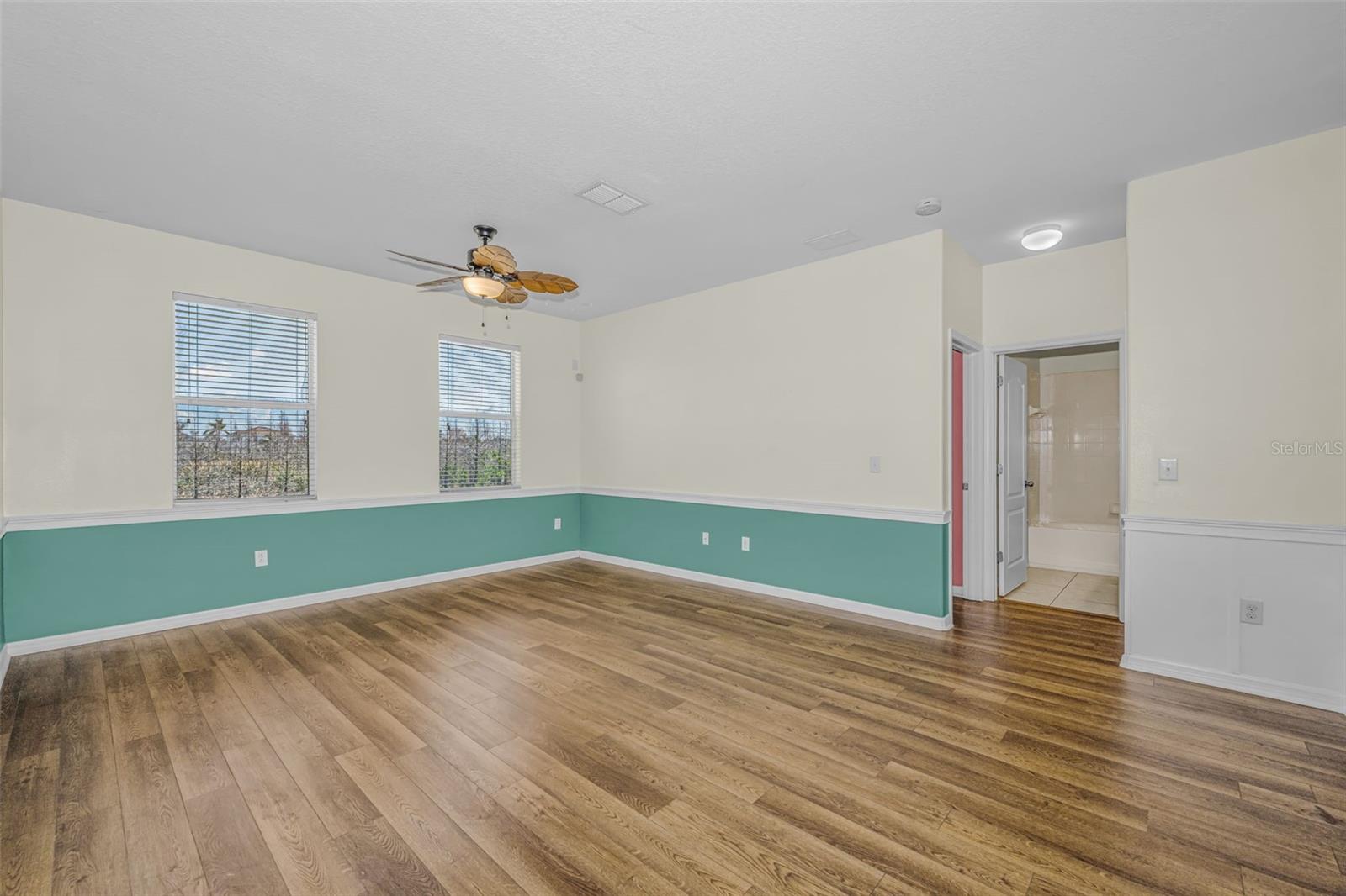 Listing photo id 26 for 521 Vista Ridge Drive