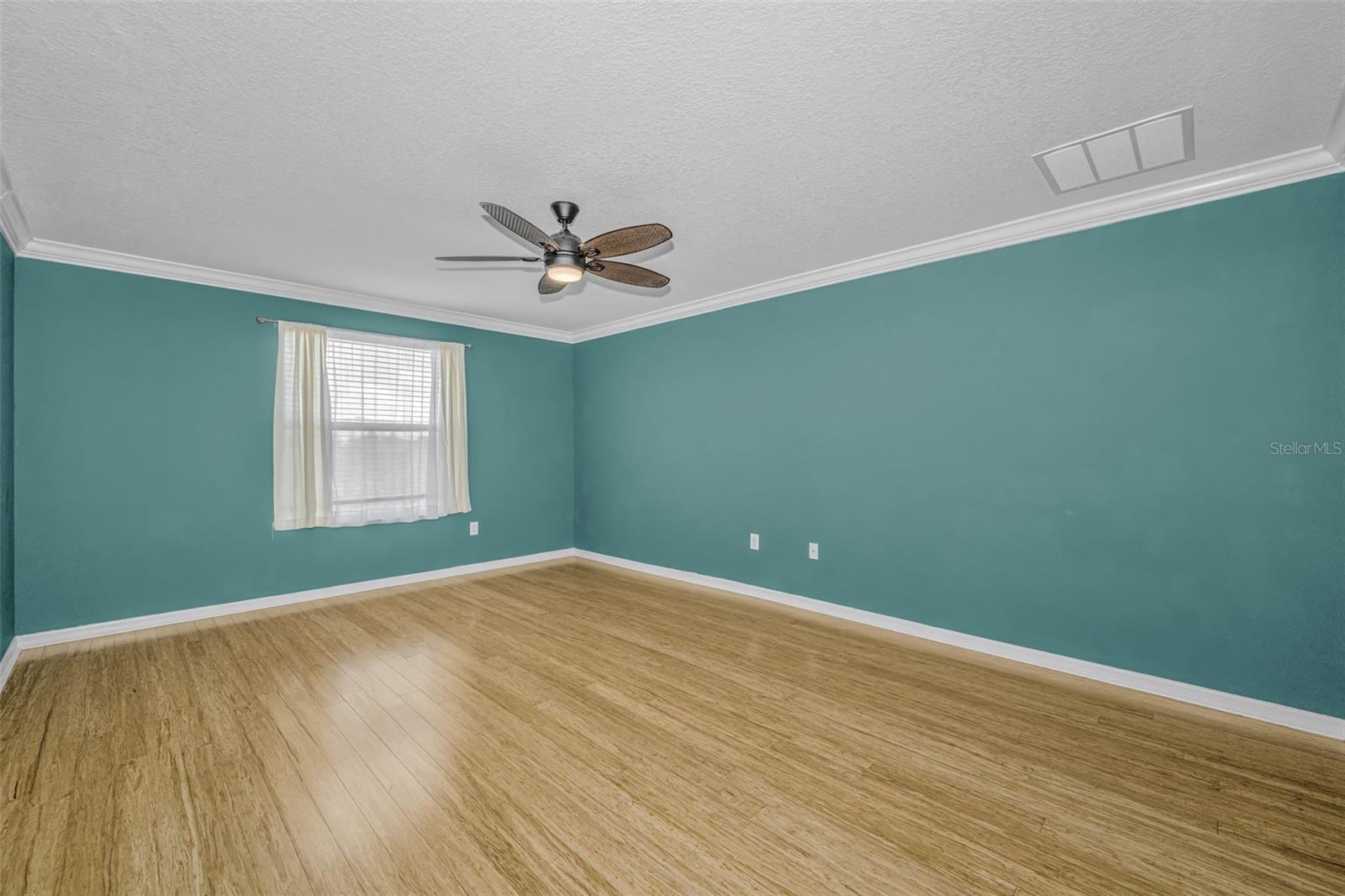 Listing photo id 43 for 521 Vista Ridge Drive