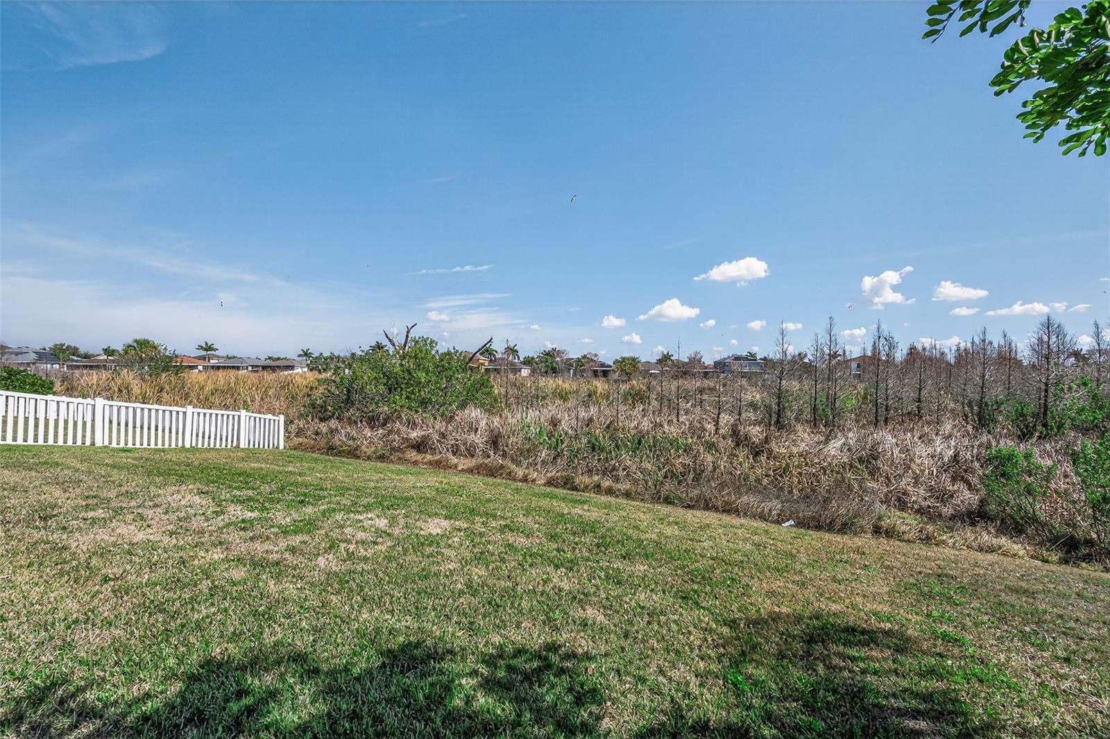 Listing photo id 4 for 521 Vista Ridge Drive