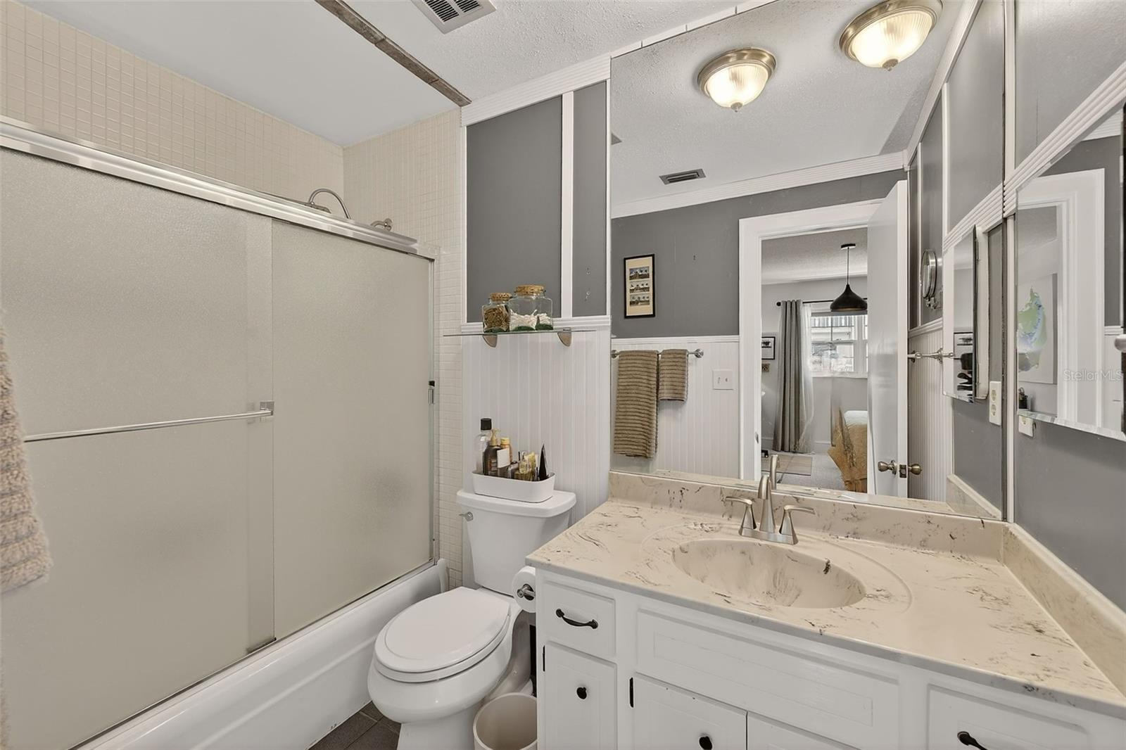 Image 24 of 40 For 139 Bluff View Drive 107