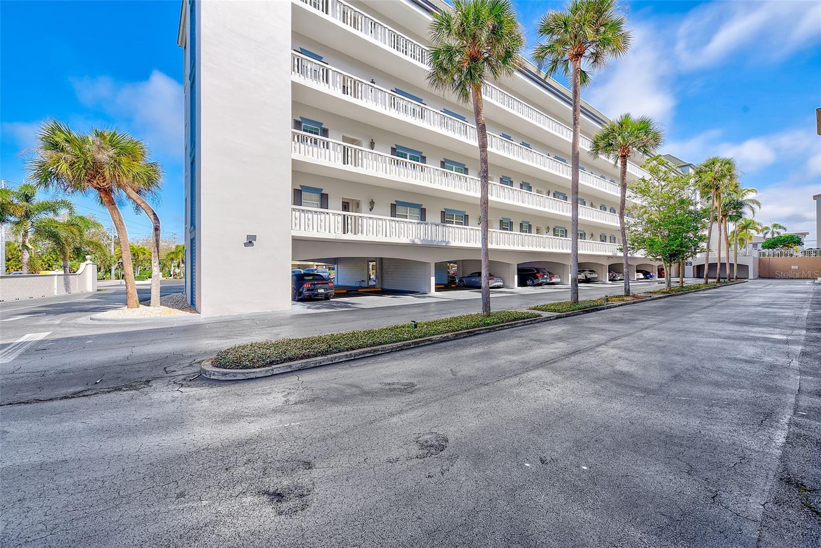 Image 30 of 40 For 139 Bluff View Drive 107