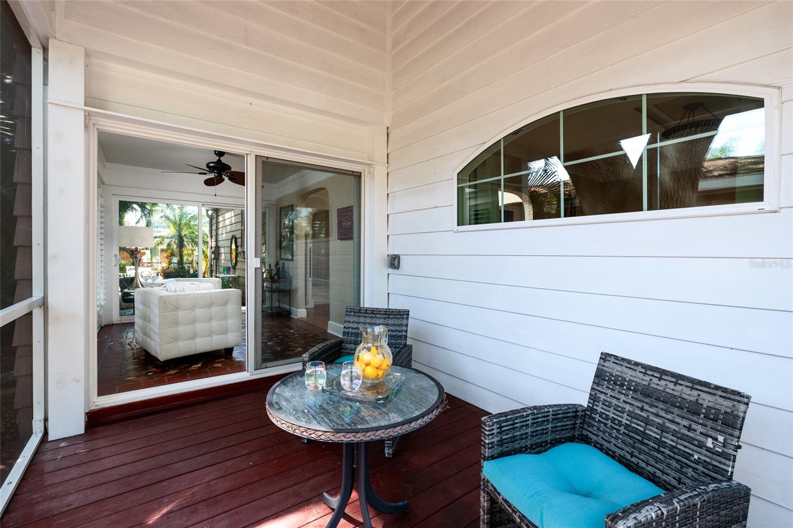 Listing photo id 9 for 446 21st Avenue Ne