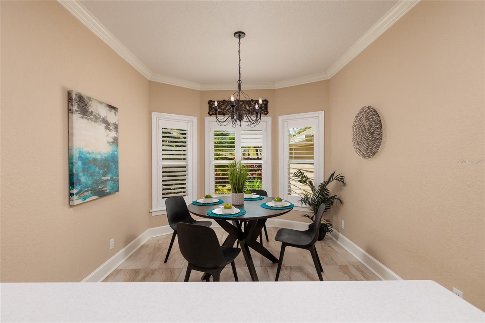 Listing photo id 13 for 446 21st Avenue Ne