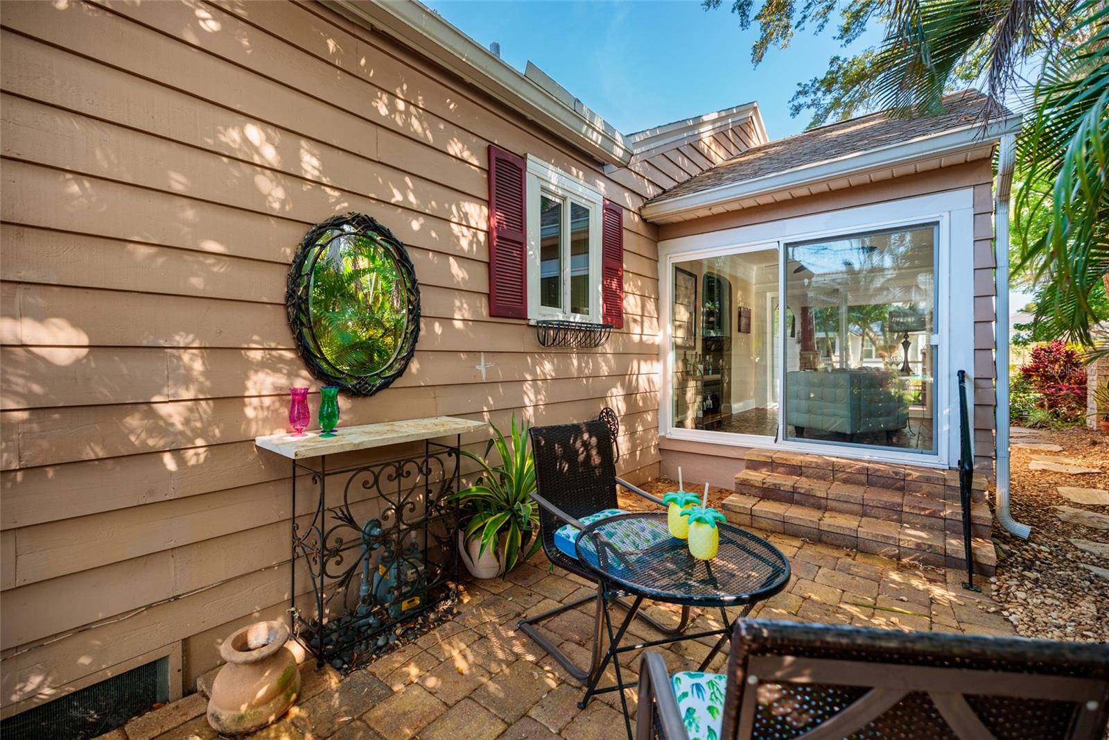 Listing photo id 26 for 446 21st Avenue Ne