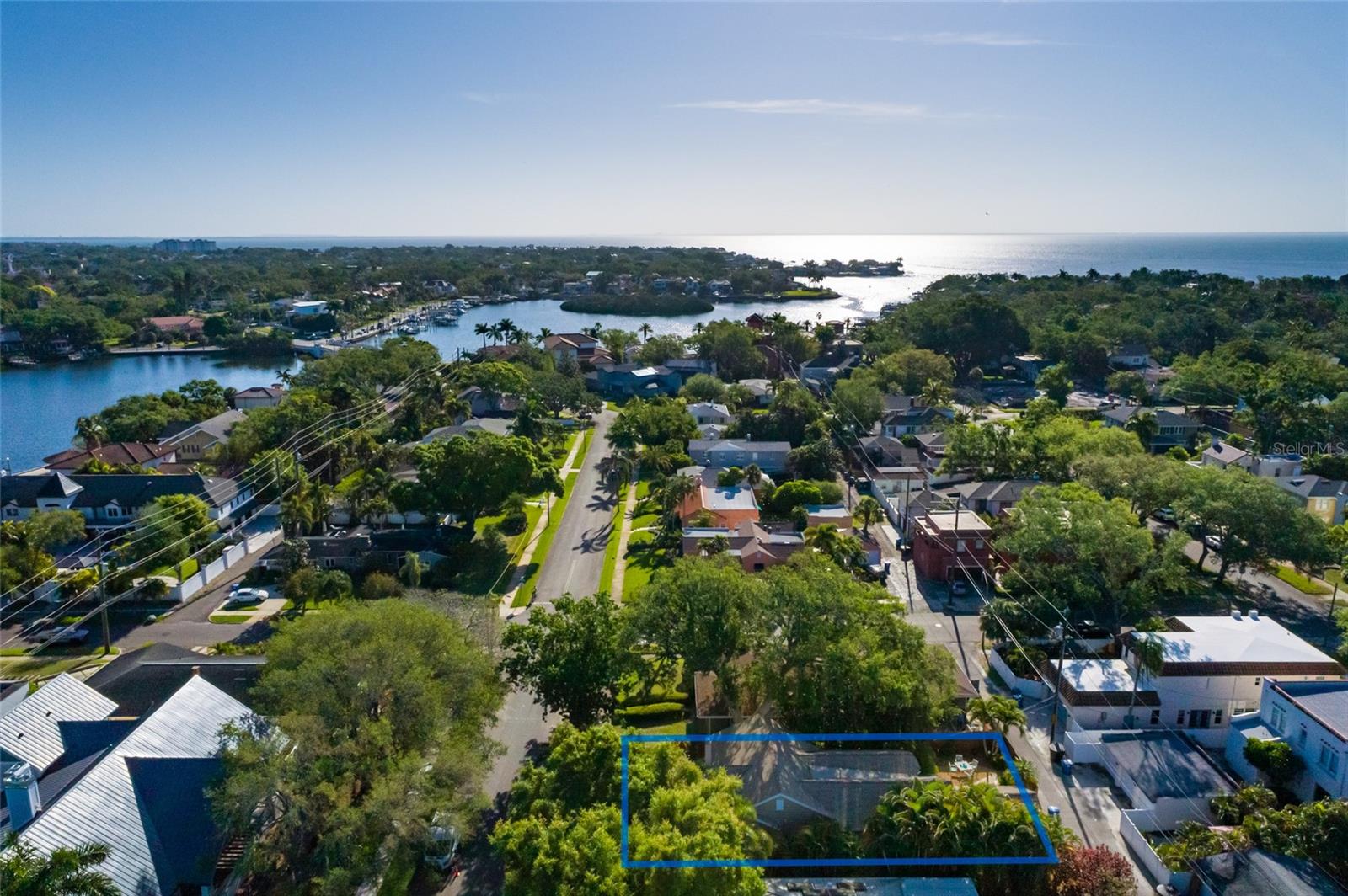 Listing photo id 33 for 446 21st Avenue Ne