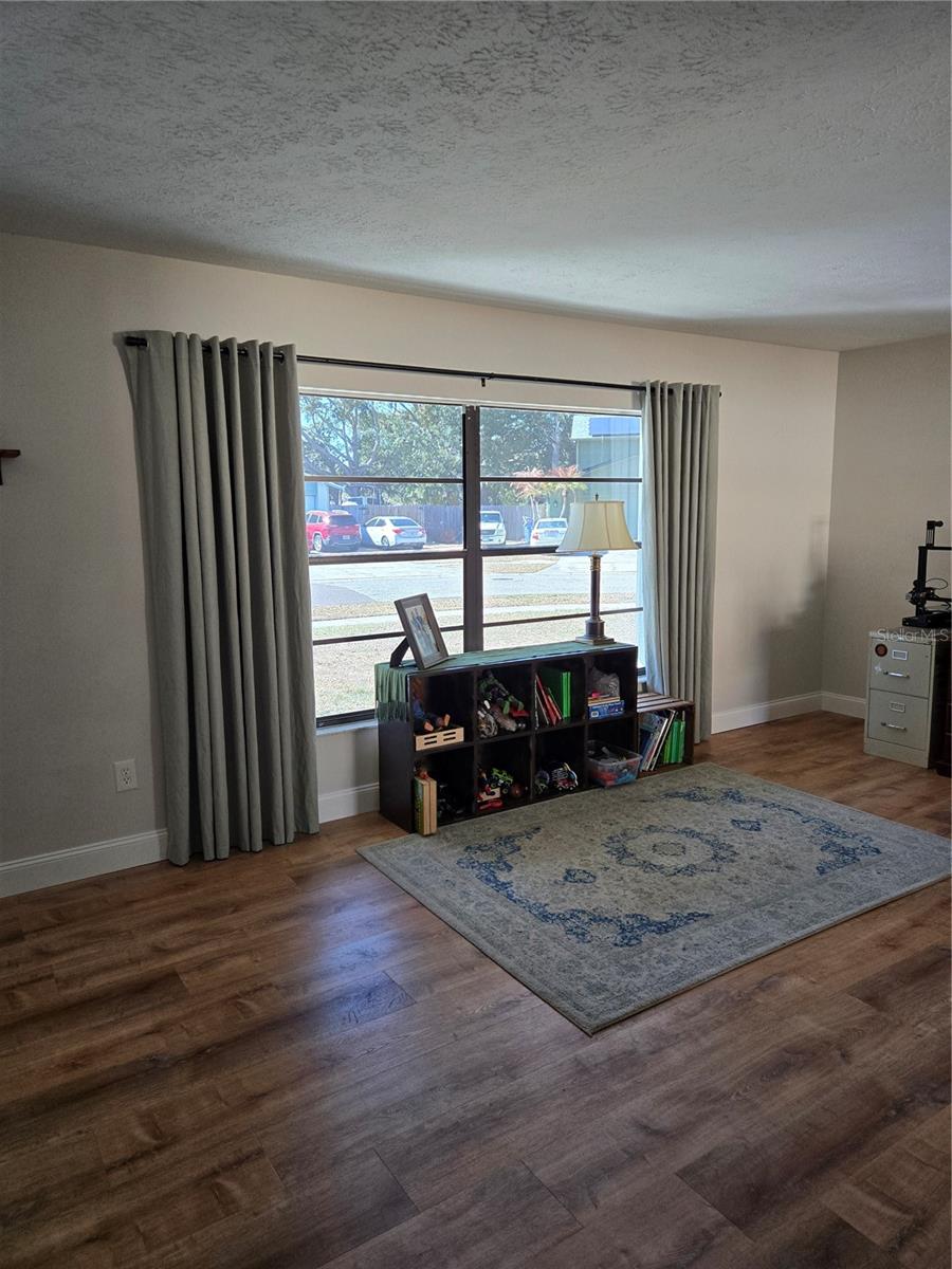 Image 10 of 32 For 3814 Cloverhill Court