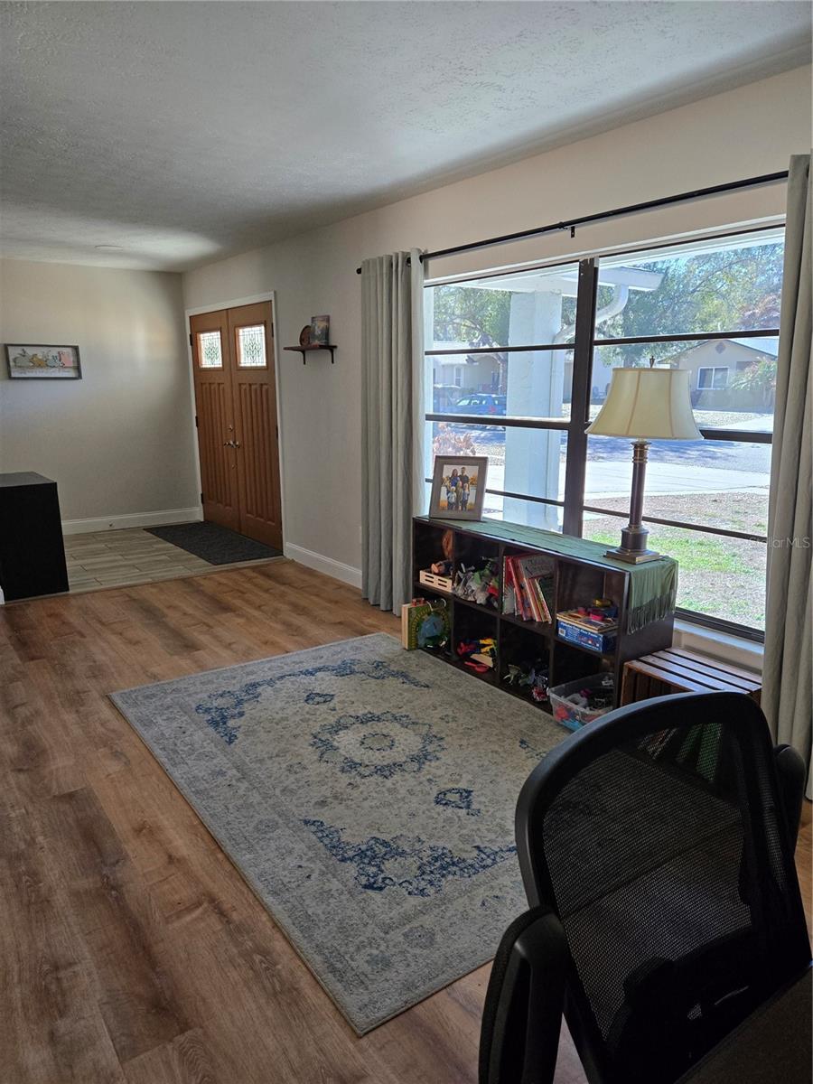 Image 11 of 32 For 3814 Cloverhill Court