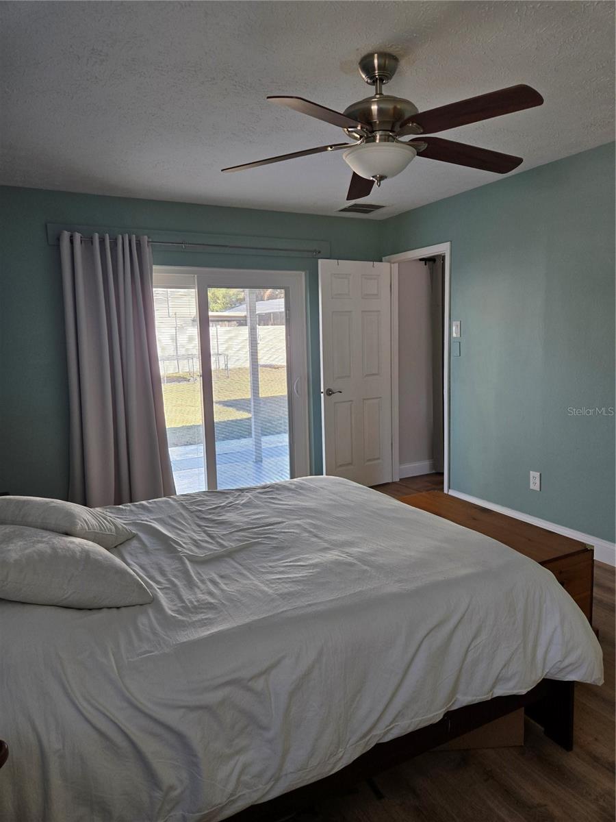 Image 12 of 32 For 3814 Cloverhill Court